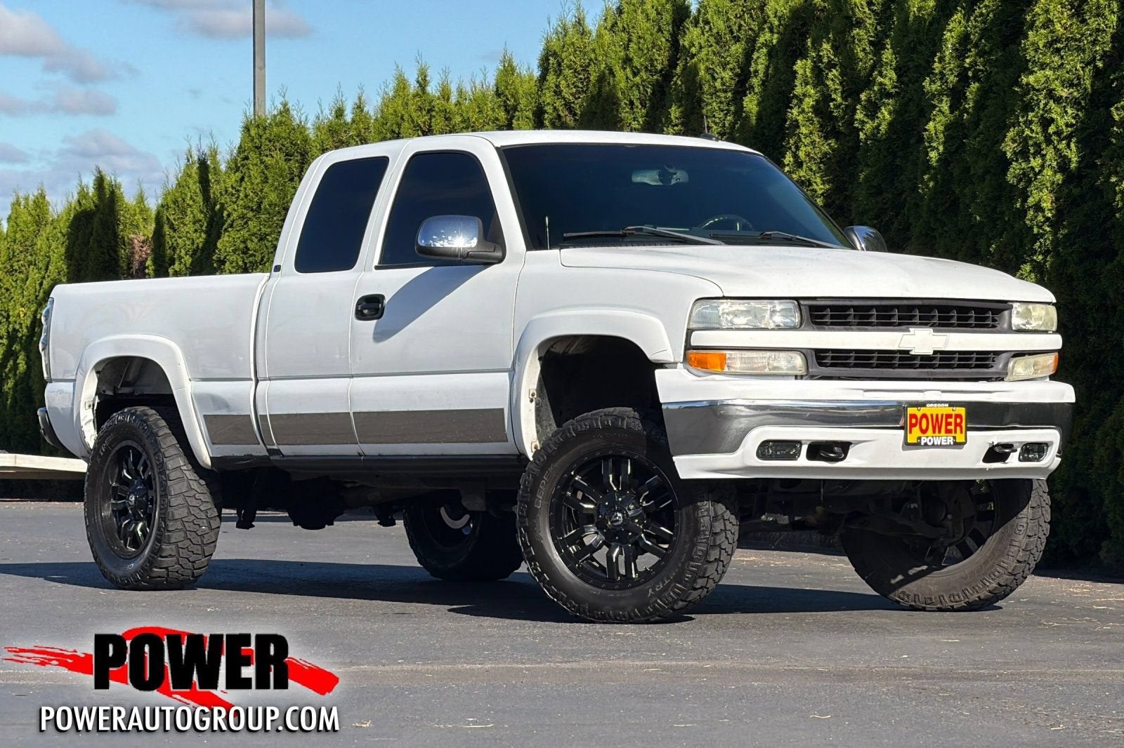 2002 Chevrolet Silverado 1500 LT in Summit White — front three-quarter view