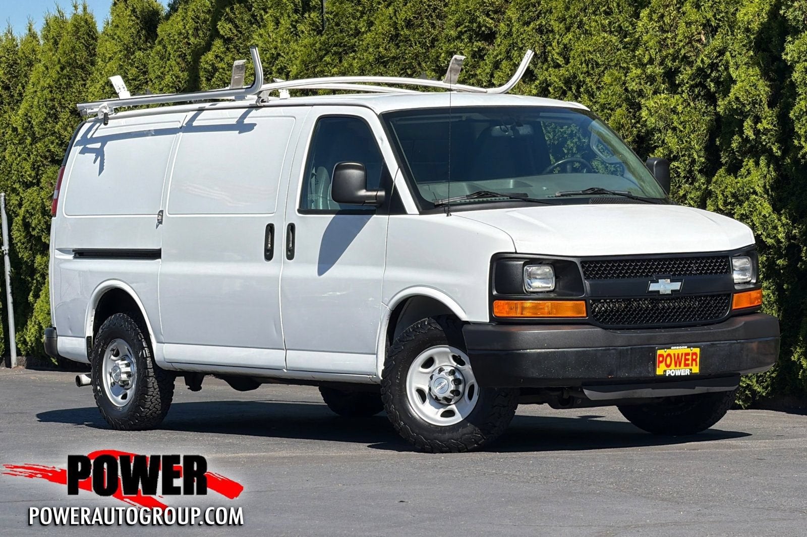 2016 Chevrolet Express Cargo 2500 2500 RWD 135" in Summit White — front three-quarter view