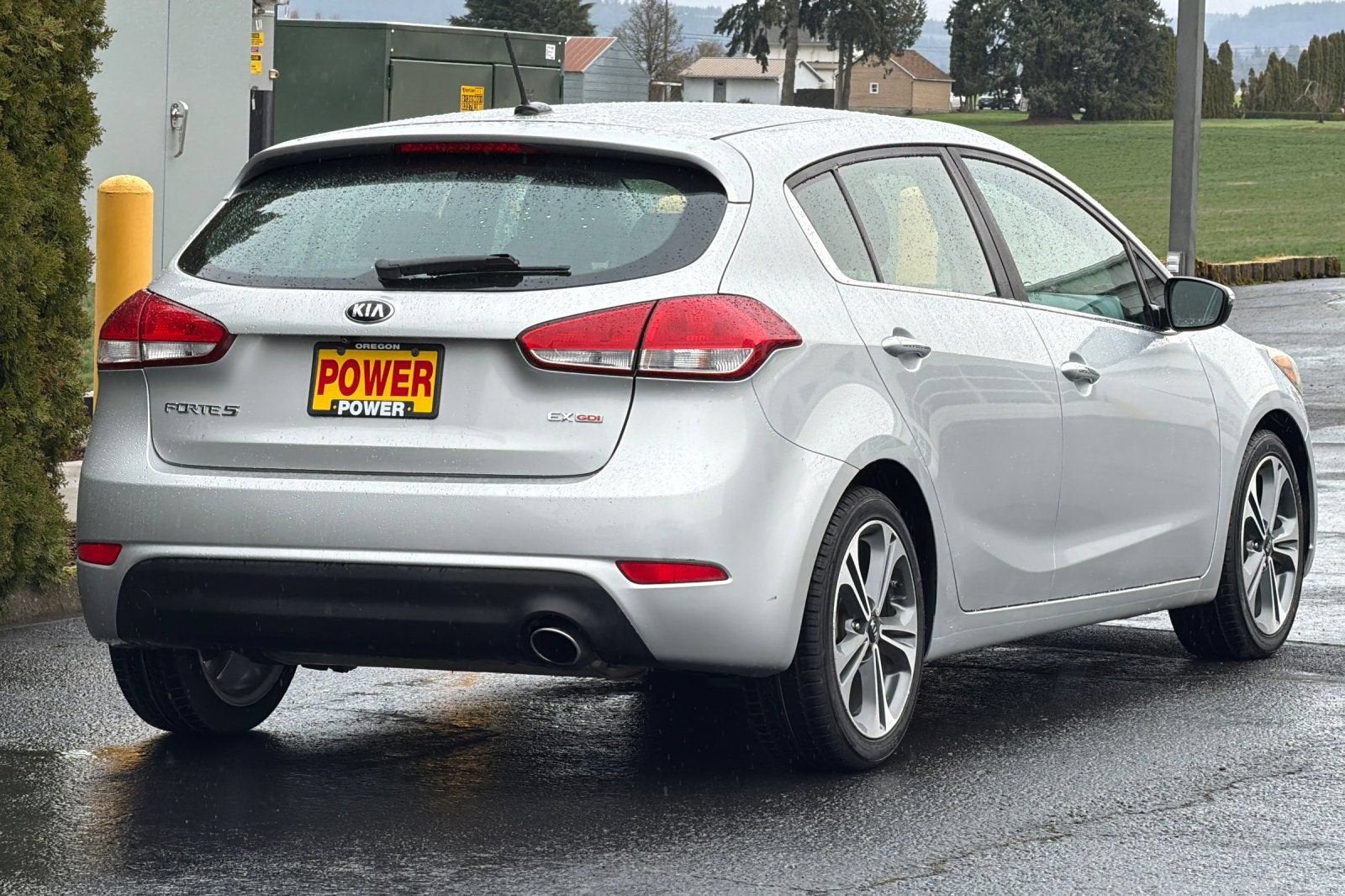 2016 Kia Forte 5-Door — interior view