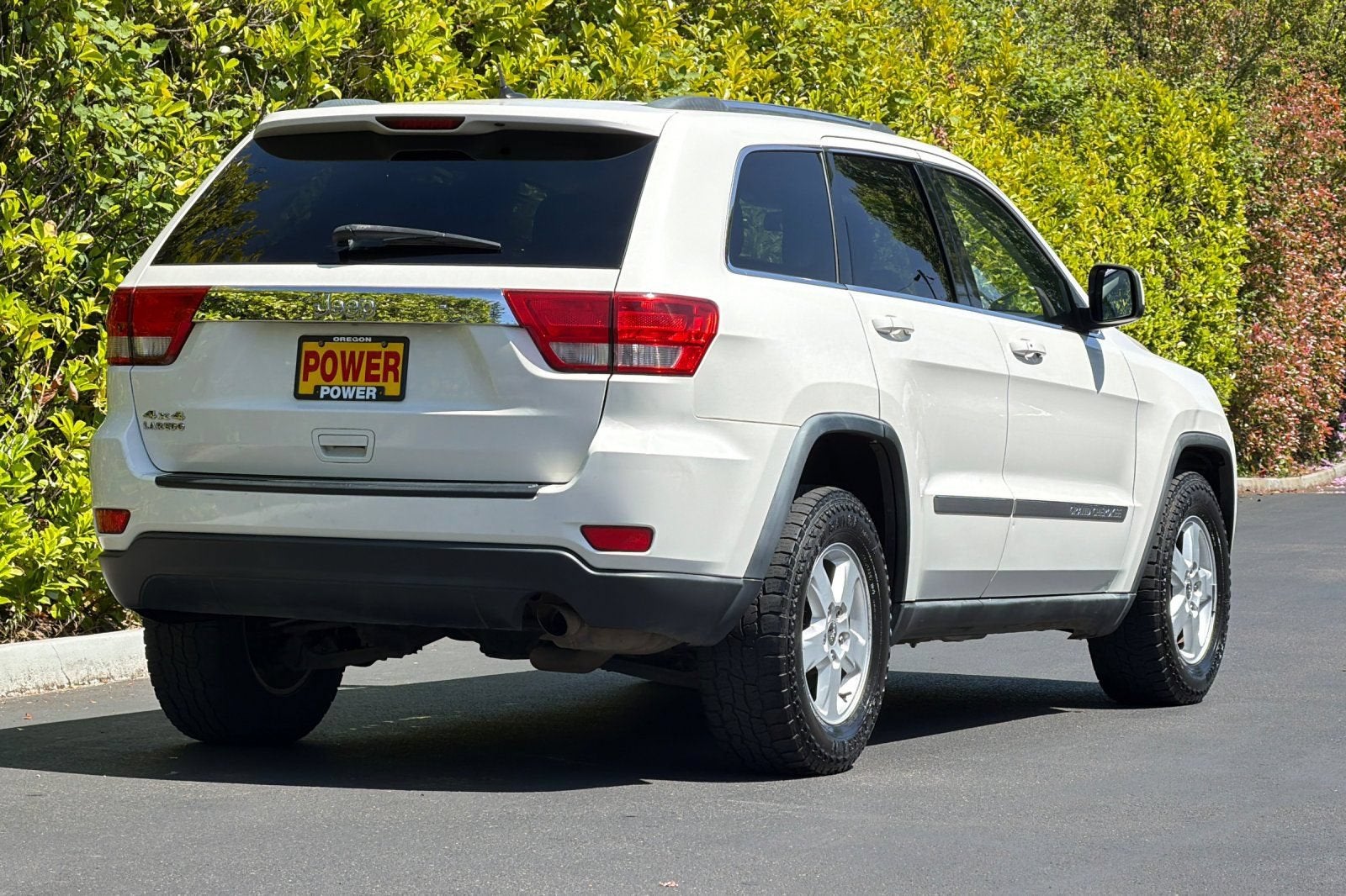 2011 Jeep Grand Cherokee — interior view