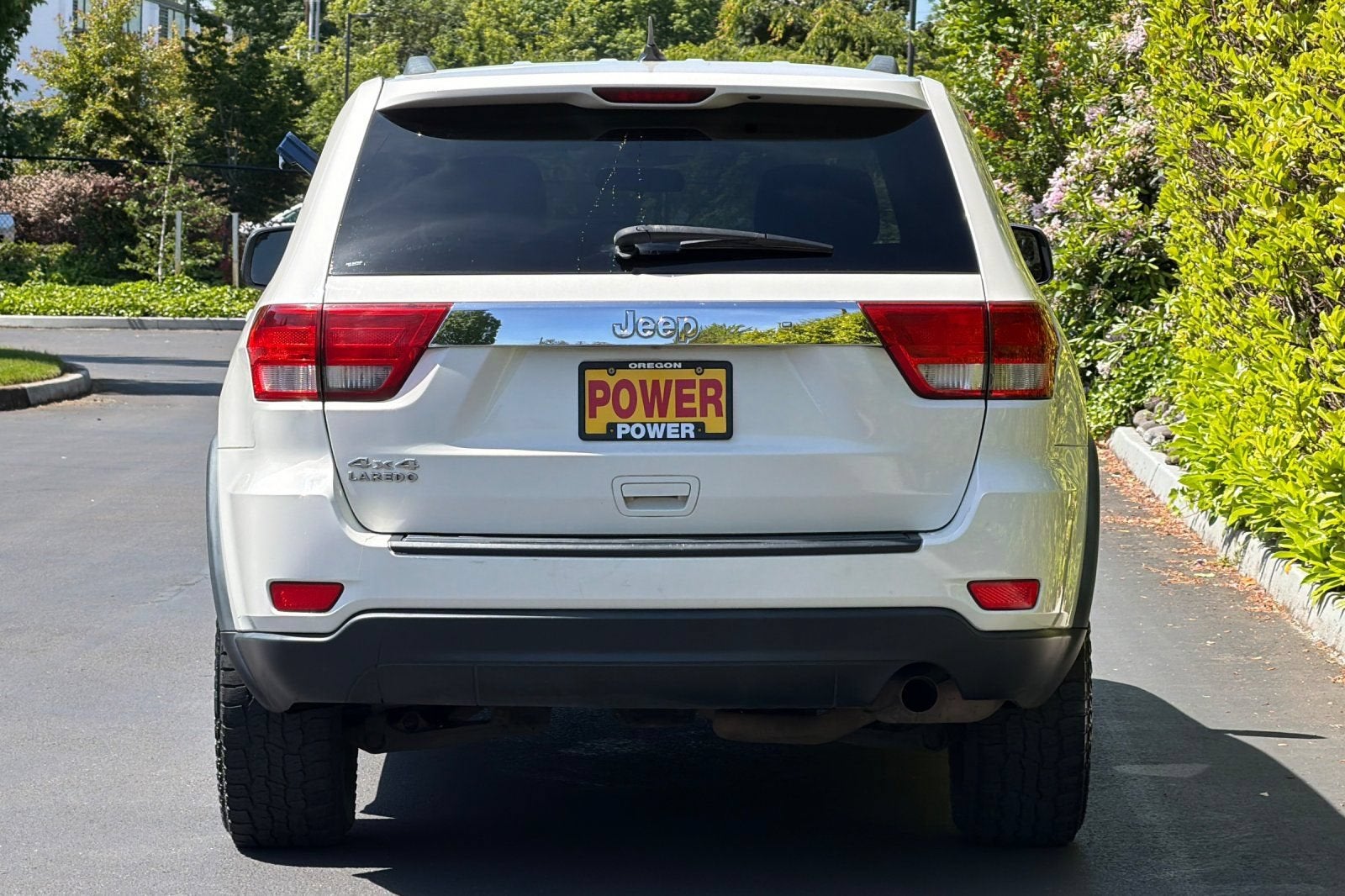 2011 Jeep Grand Cherokee — detail view