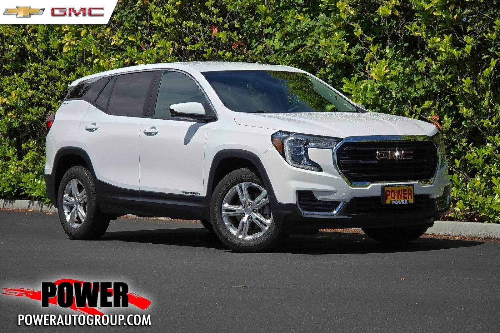 2022 GMC Terrain SLE in Summit White — front three-quarter view