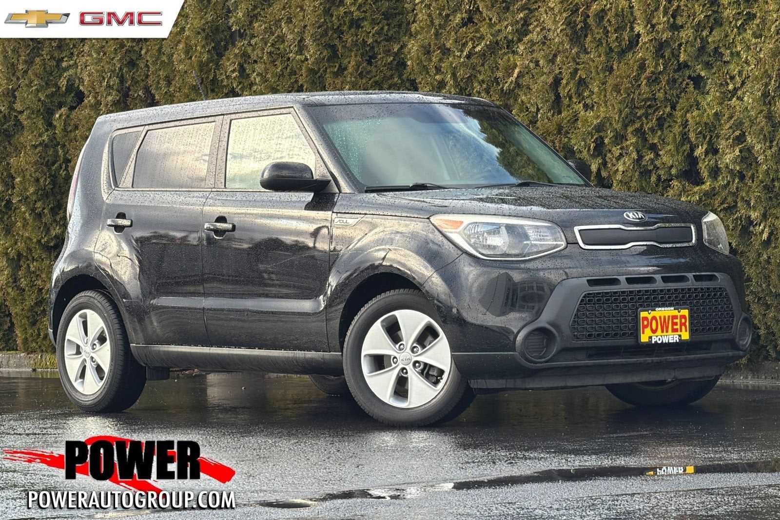 2015 Kia Soul Base in Shadow Black — front three-quarter view