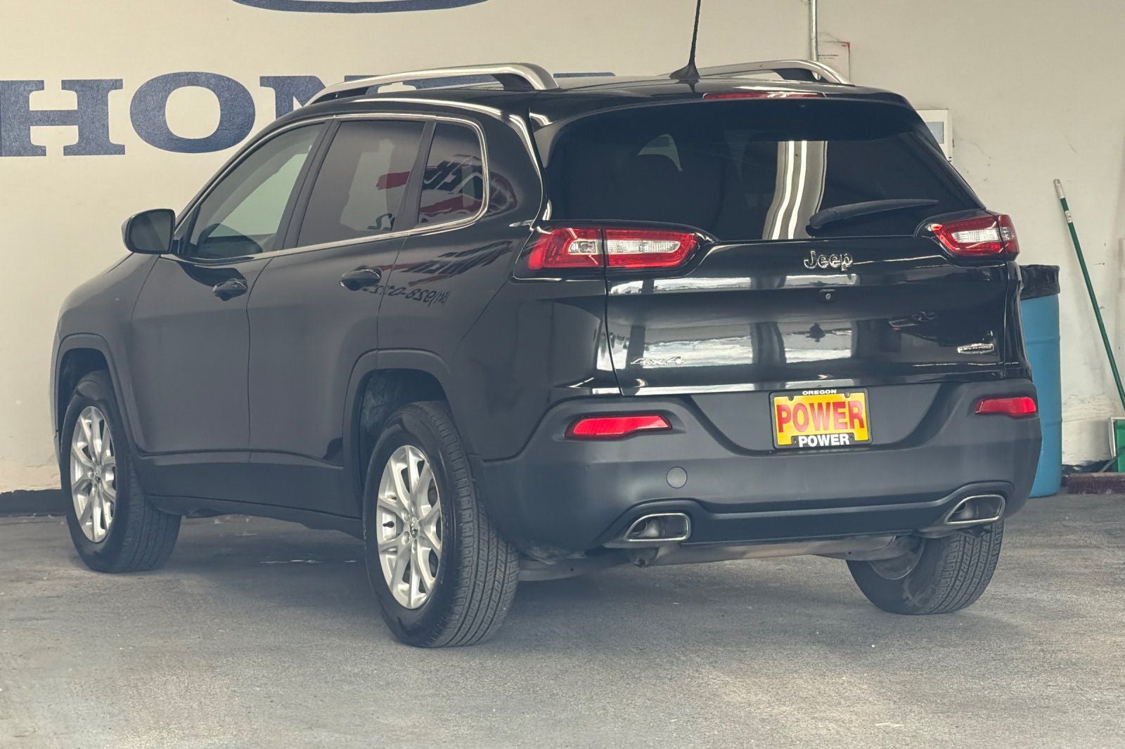 2016 Jeep Cherokee — detail view
