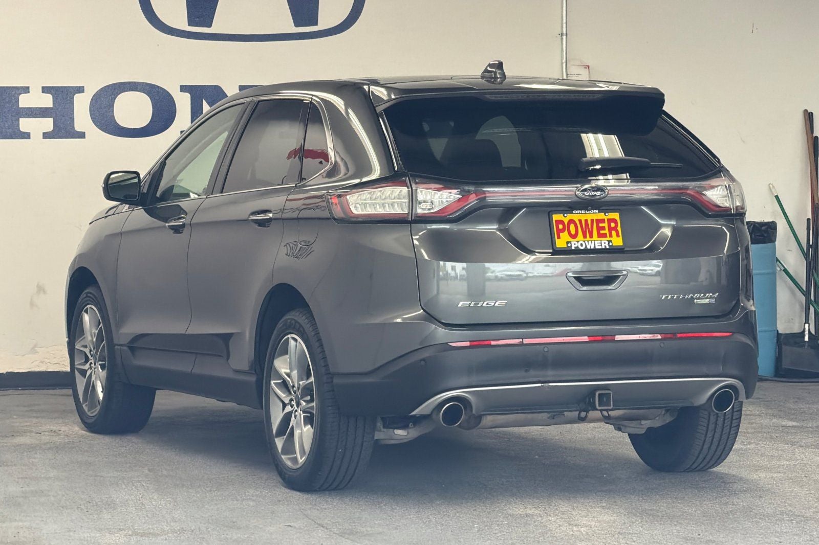 2017 Ford Edge — detail view