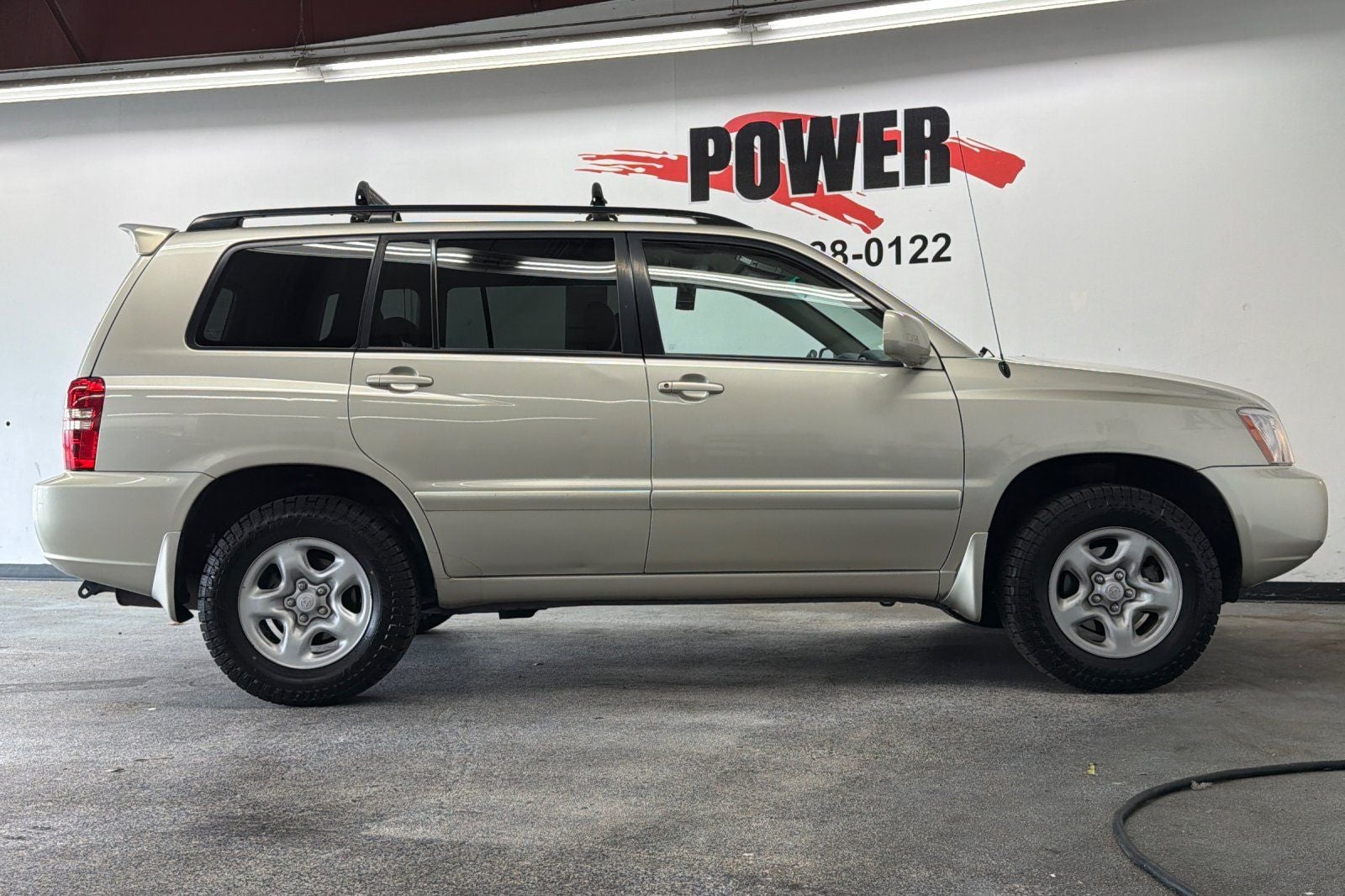 2002 Toyota Highlander — side profile view