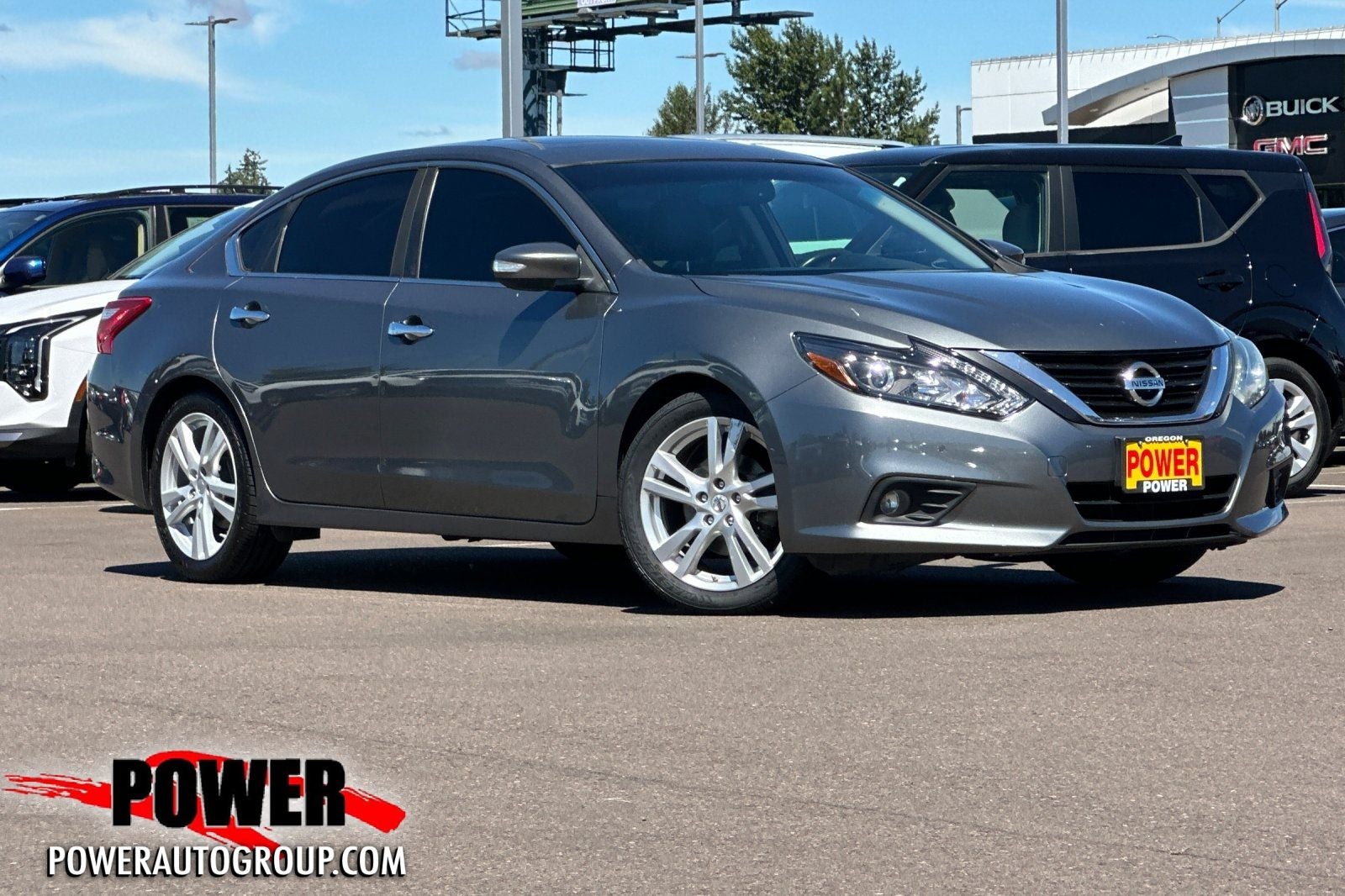 2017 Nissan Altima 3.5 SL in Gun Metallic — front three-quarter view