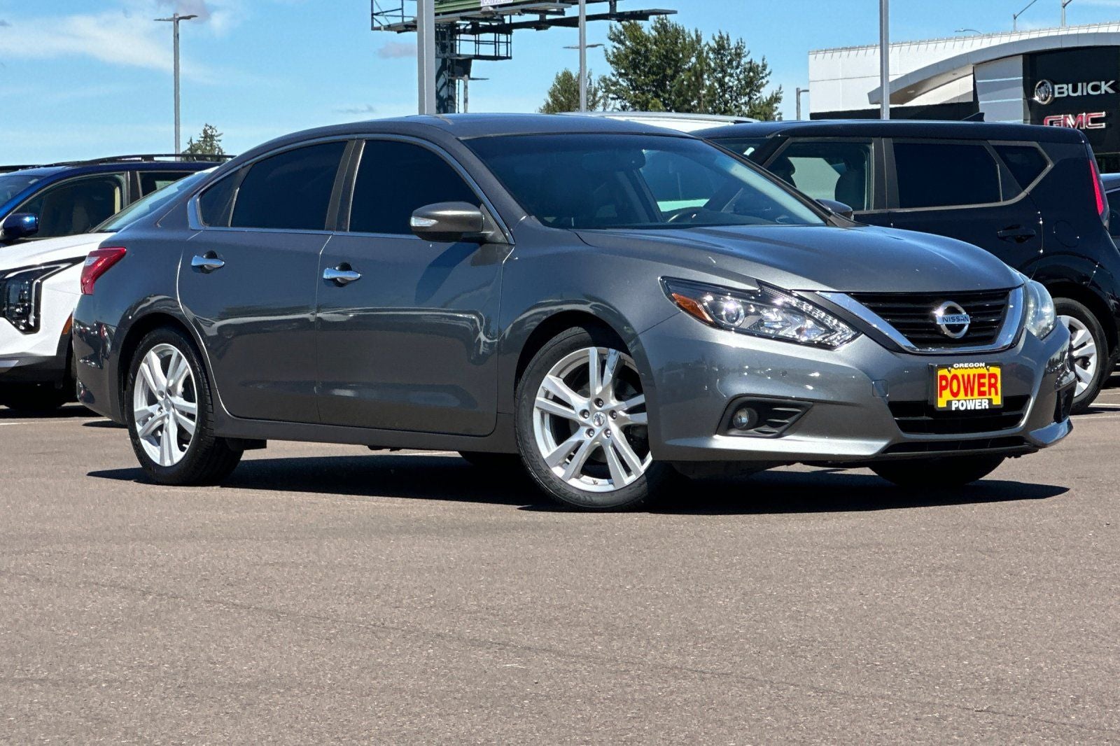 2017 Nissan Altima — side profile view