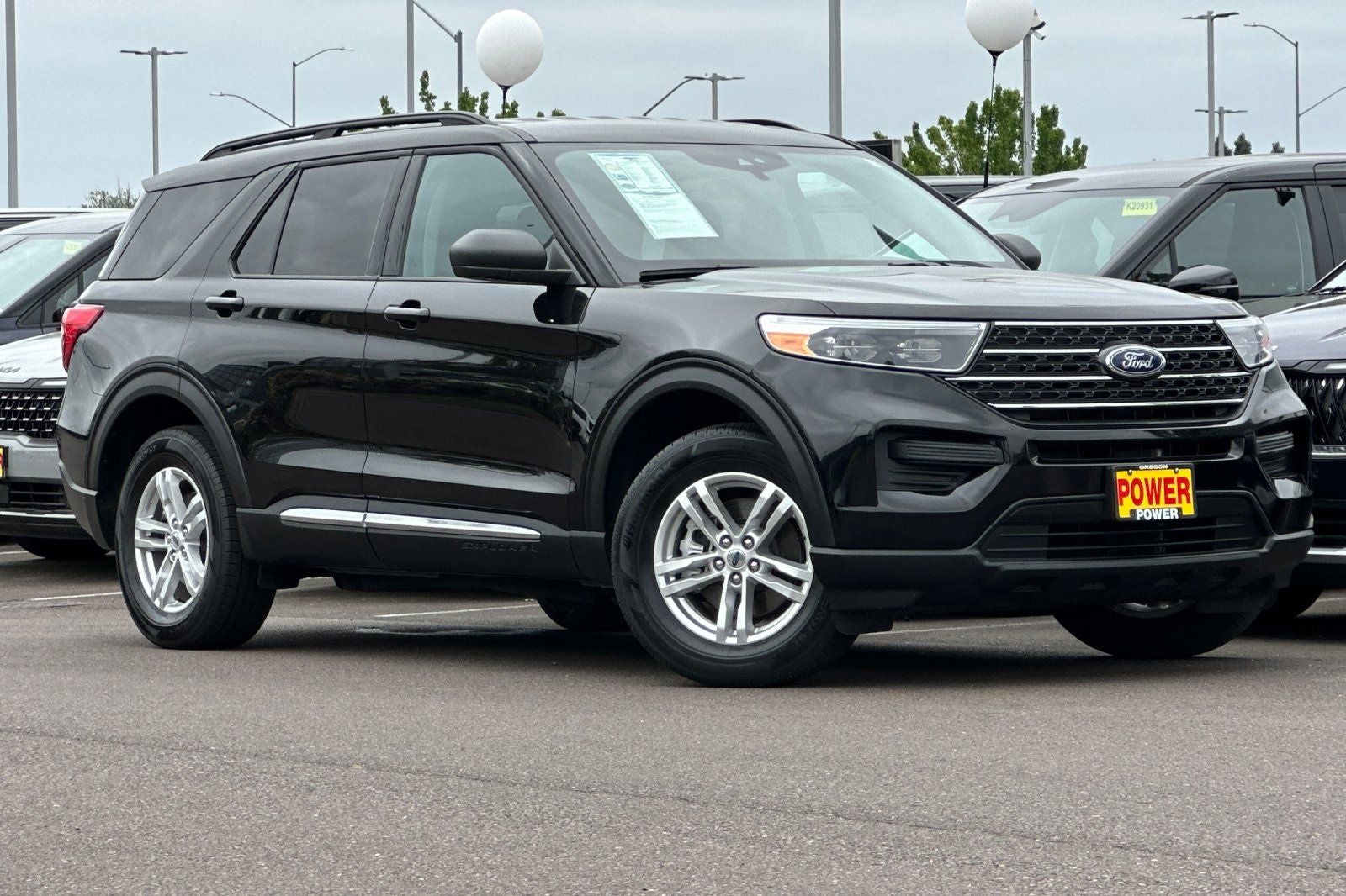2023 Ford Explorer — side profile view