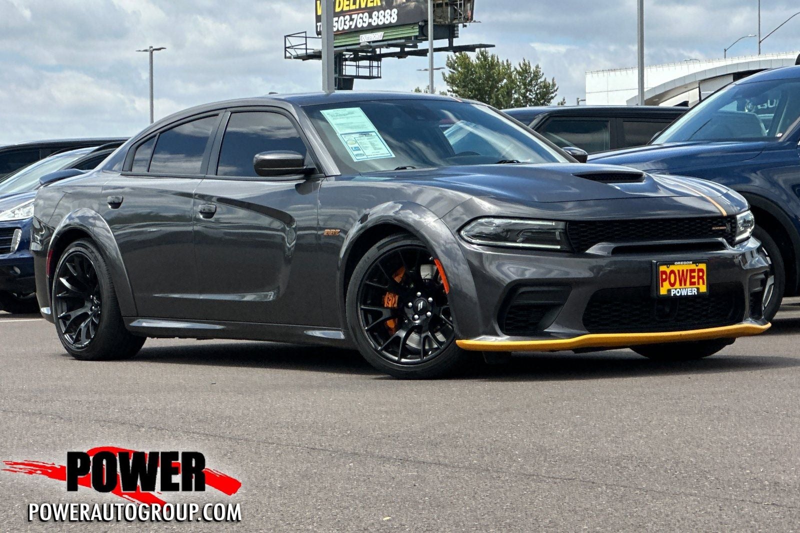 2022 Dodge Charger R/T Scat Pack Widebody in Granite Crystal Metallic Clearcoat — front three-quarter view