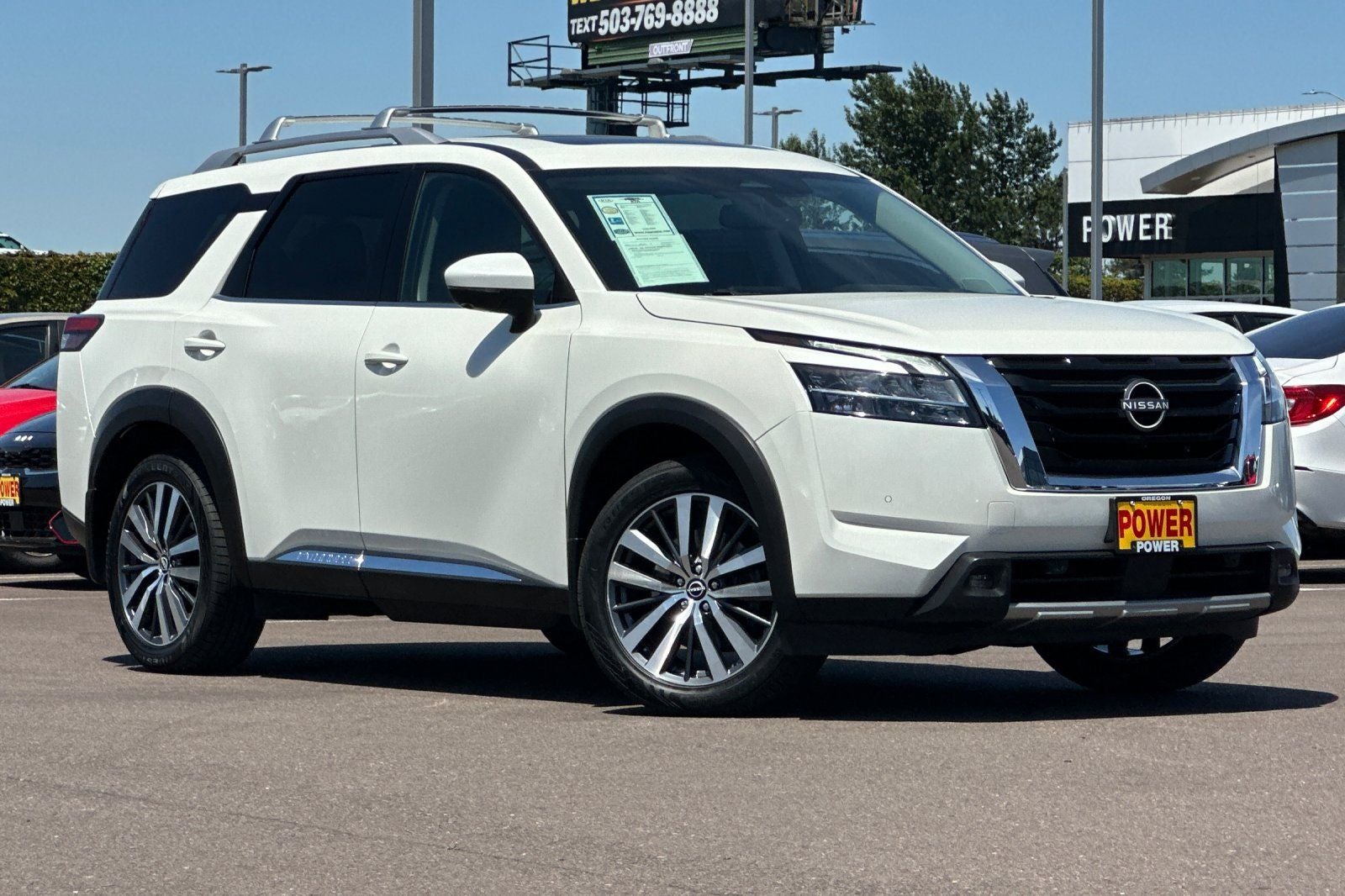 2022 Nissan Pathfinder — side profile view