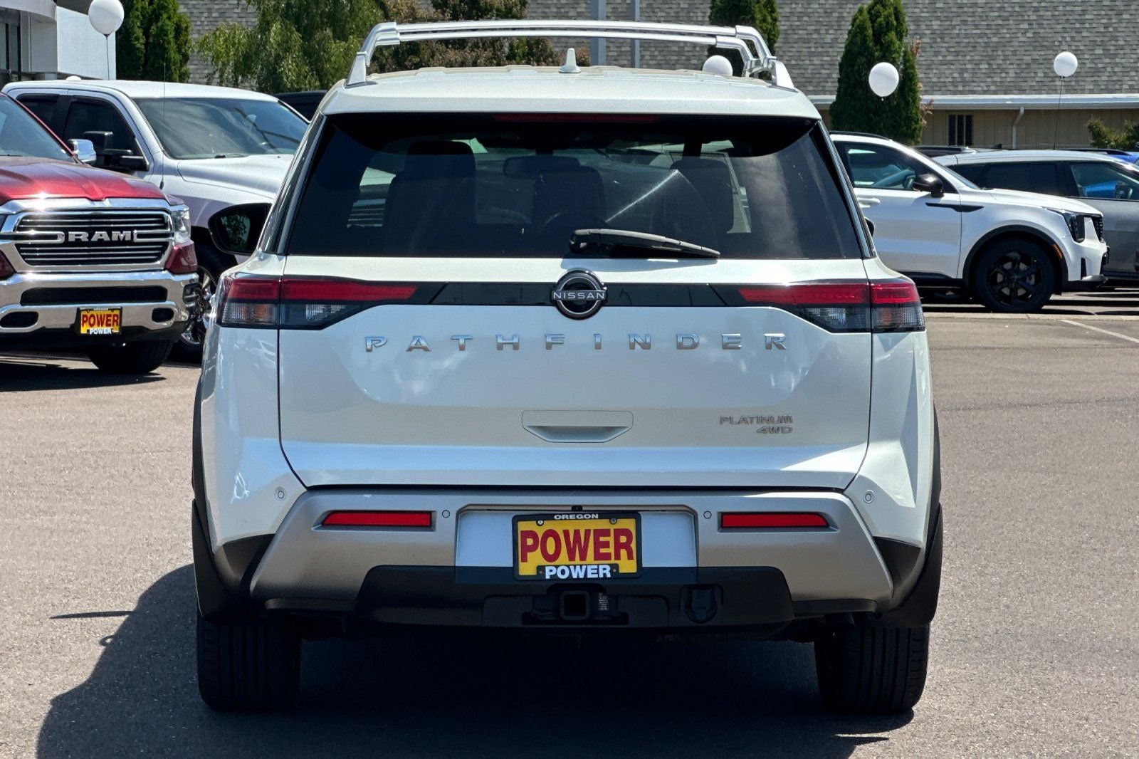 2022 Nissan Pathfinder — detail view
